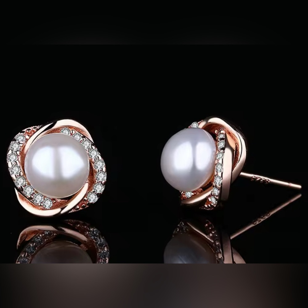 6-7mm White Freshwater Pearl Rose Gold 925 Sterling Silver Stud Earrings